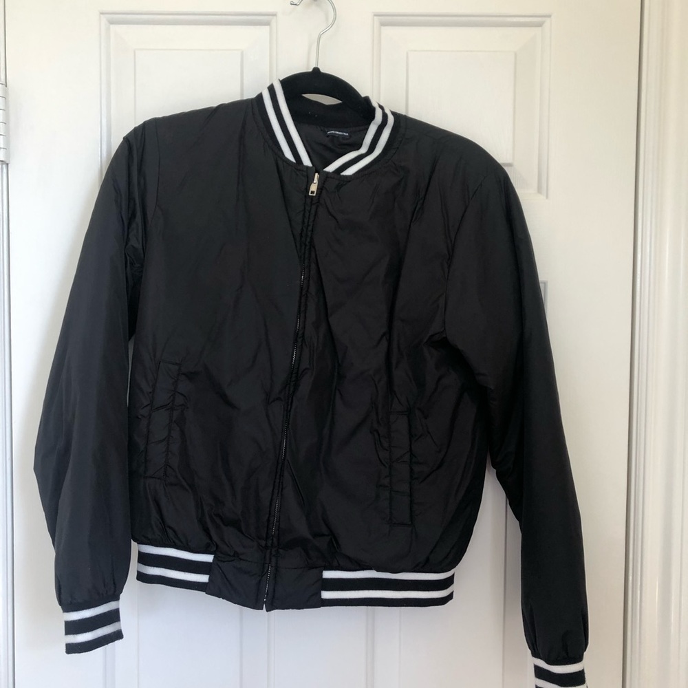 Brandy Melville Los Angeles bomber in black